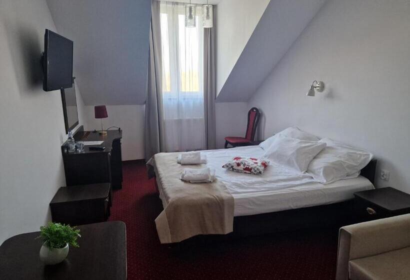 فندق Korona Palace