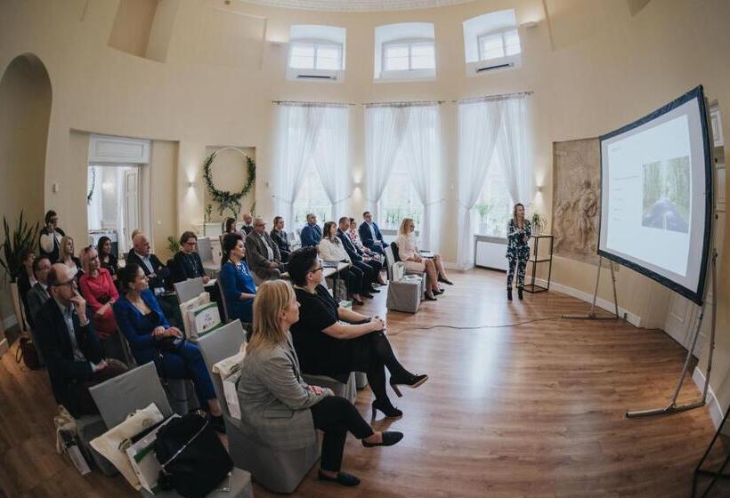 فندق Pałac Pakosław