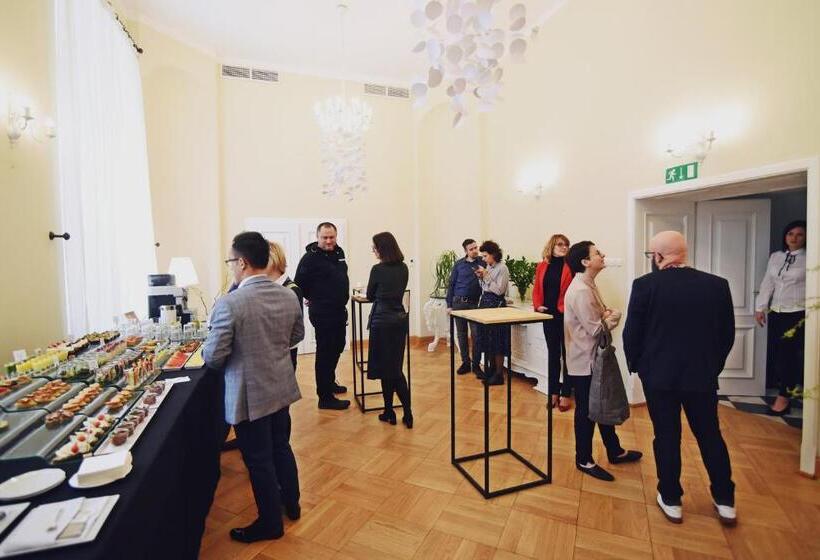 فندق Pałac Pakosław