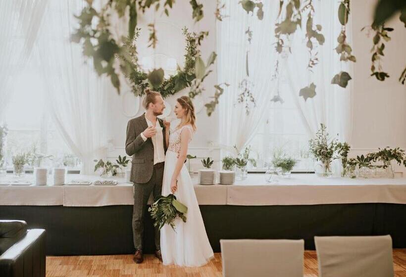 فندق Pałac Pakosław