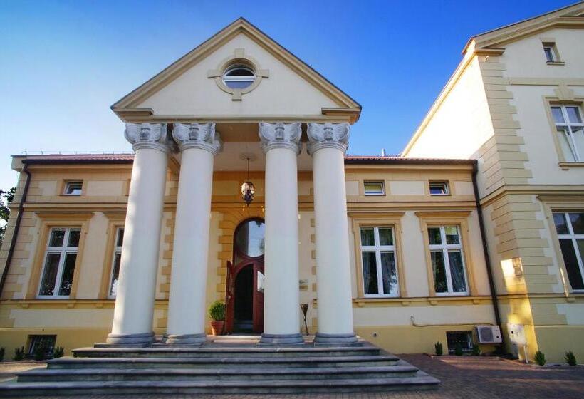 ホテル Pałac Piorunów & Spa