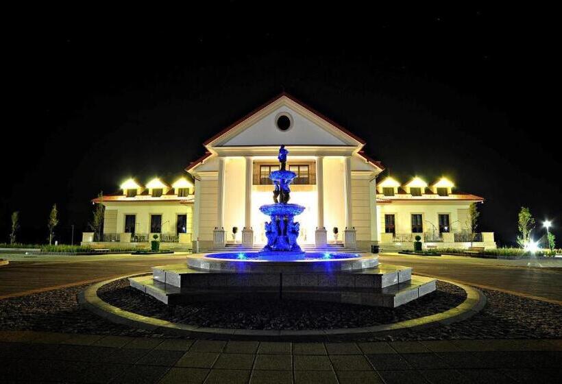 בית מלון כפרי Pałac W Konarach