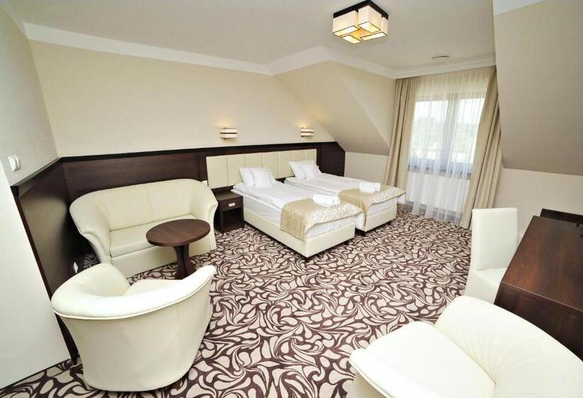 בית מלון כפרי Pałac W Konarach