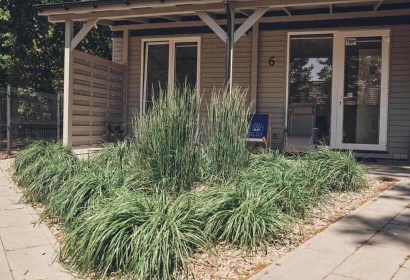 Отель Holiday Siesta Pensjonat, Domki