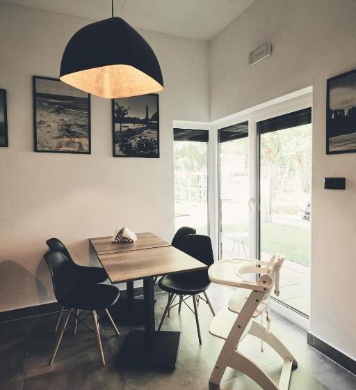 Отель Holiday Siesta Pensjonat, Domki