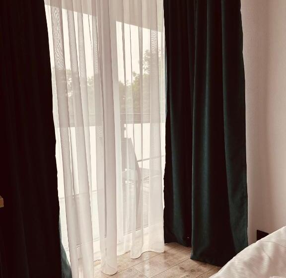 Отель Holiday Siesta Pensjonat, Domki