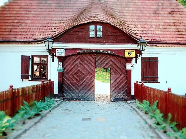 ホテル Pokoje Do Wynajęcia Piastowska