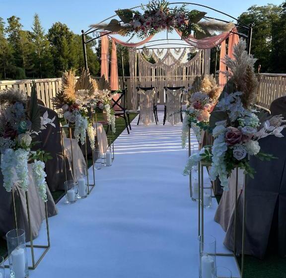 Szafirowy Dwór Hotel & Restauracja