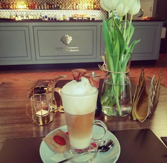 Szafirowy Dwór Hotel & Restauracja