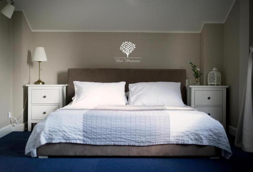 Szafirowy Dwór Hotel & Restauracja