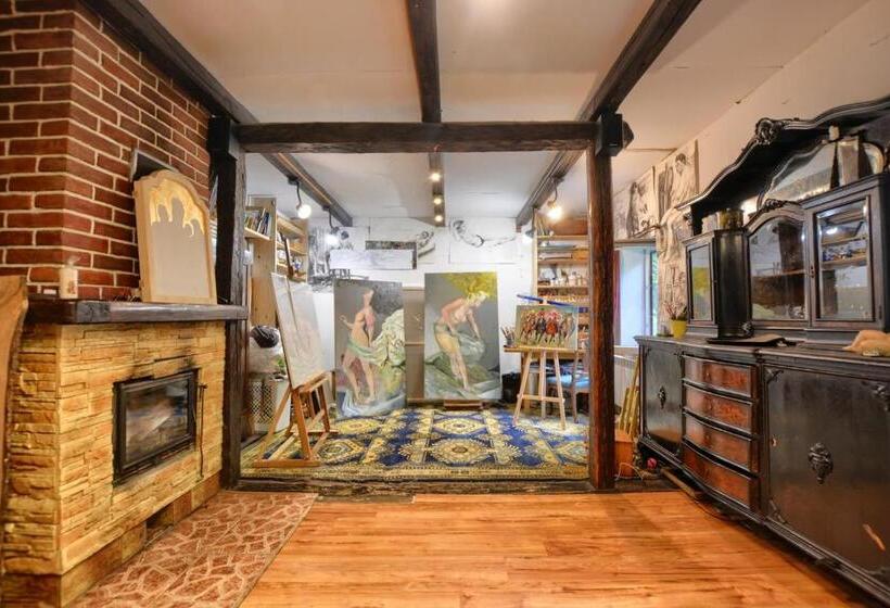 ホテル Ropuszy Dwór