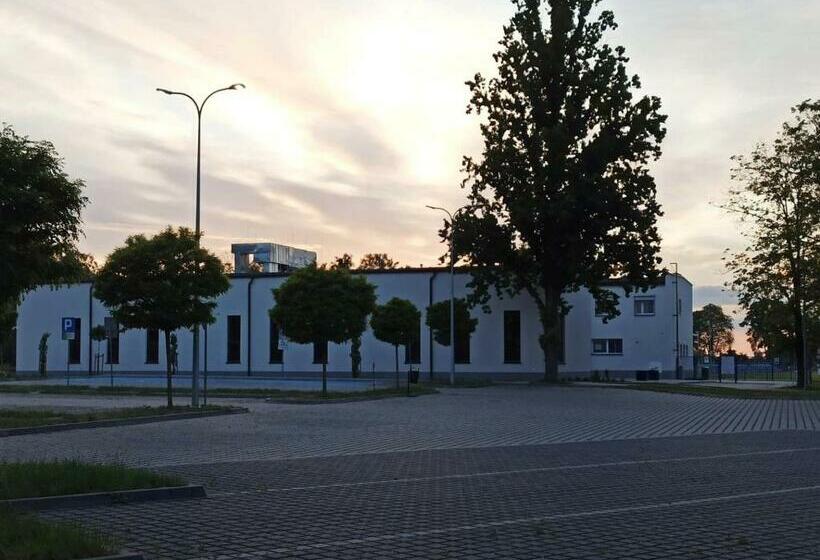 בית מלון כפרי Sportowy