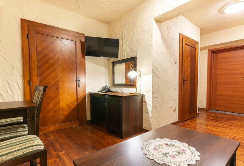 ホテル Stanica Kresowa Chreptiów