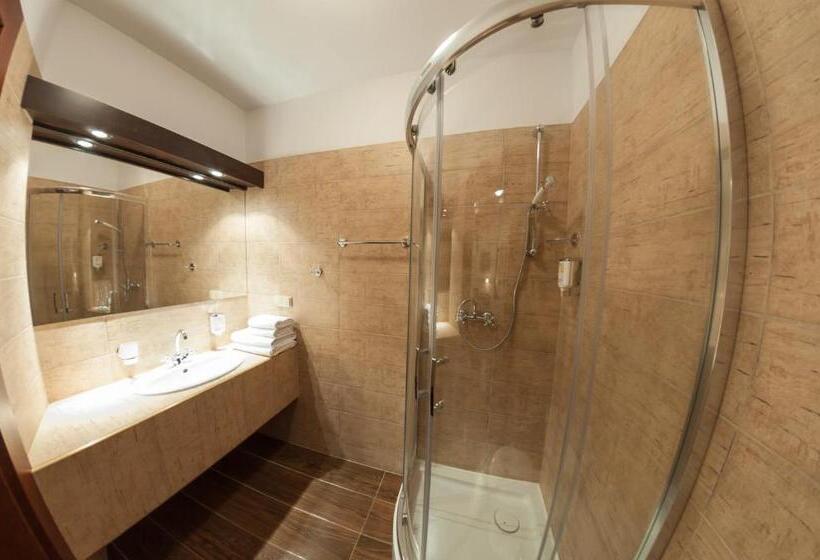 ホテル Stanica Kresowa Chreptiów