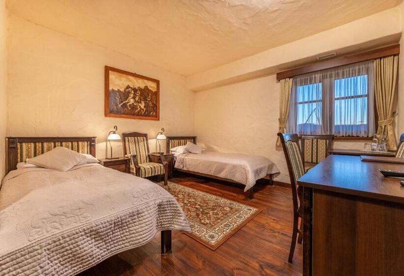 ホテル Stanica Kresowa Chreptiów