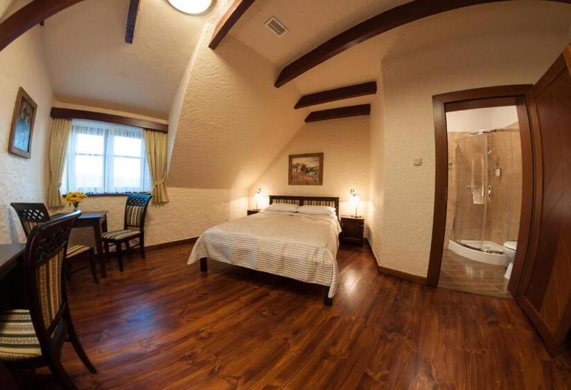 ホテル Stanica Kresowa Chreptiów