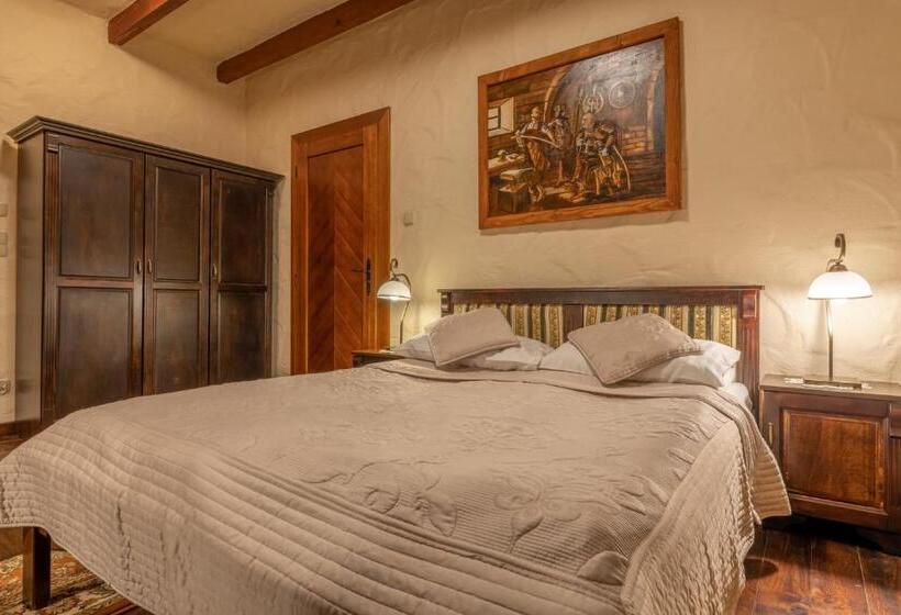 ホテル Stanica Kresowa Chreptiów