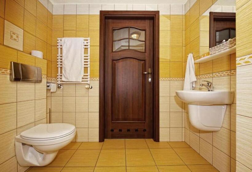 מוטל Noclegi I Restauracja Zodiak