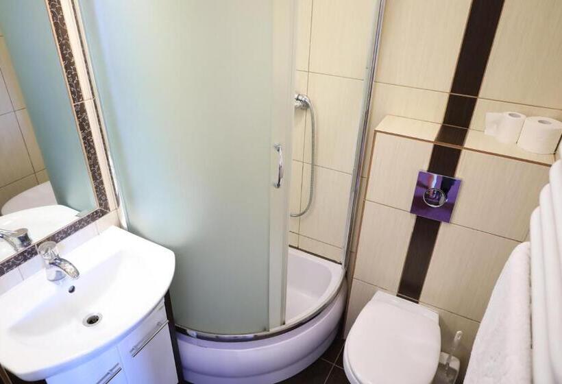 فندق على الطريق Zakarczmie Stokrotka