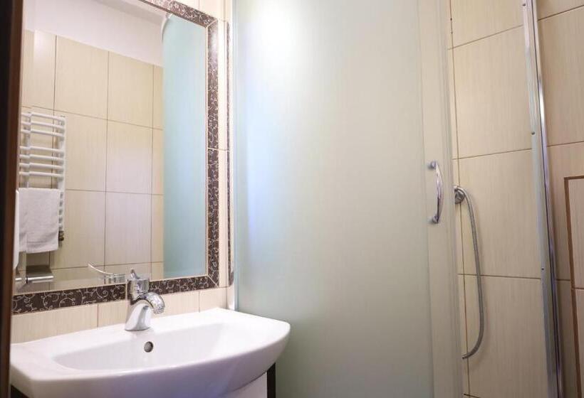 فندق على الطريق Zakarczmie Stokrotka