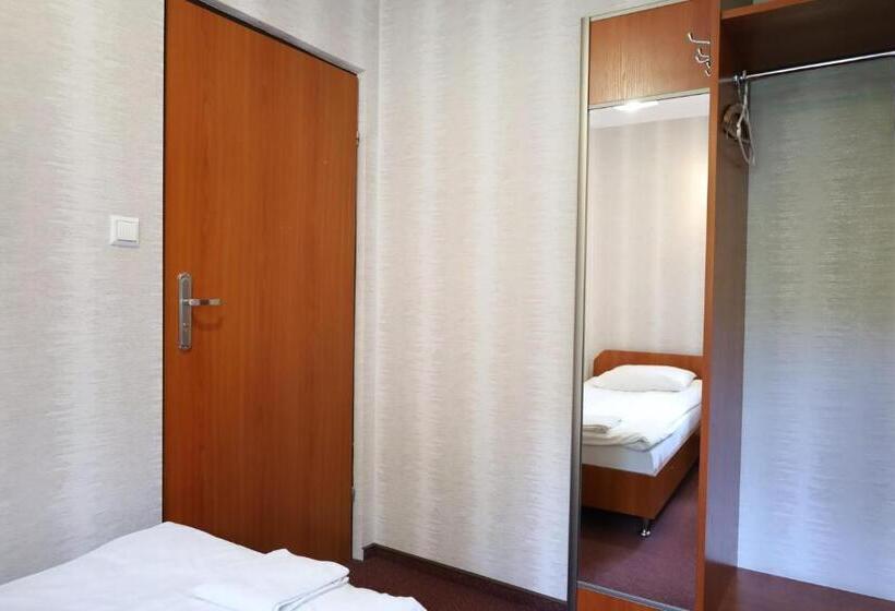 فندق على الطريق Zakarczmie Stokrotka