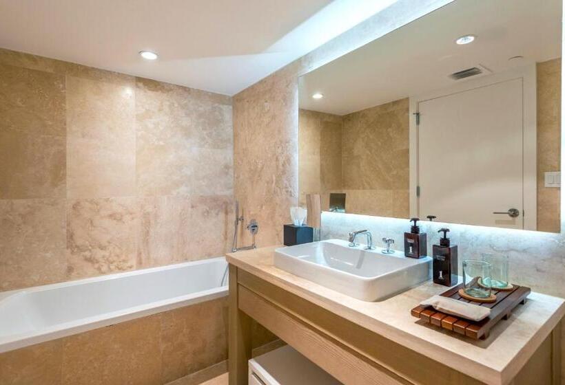 Oceanview Private Condo At 1 Hotel & Homes 906