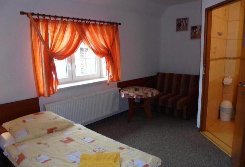 ペンション Agroturystyka Krysia Pilszcz