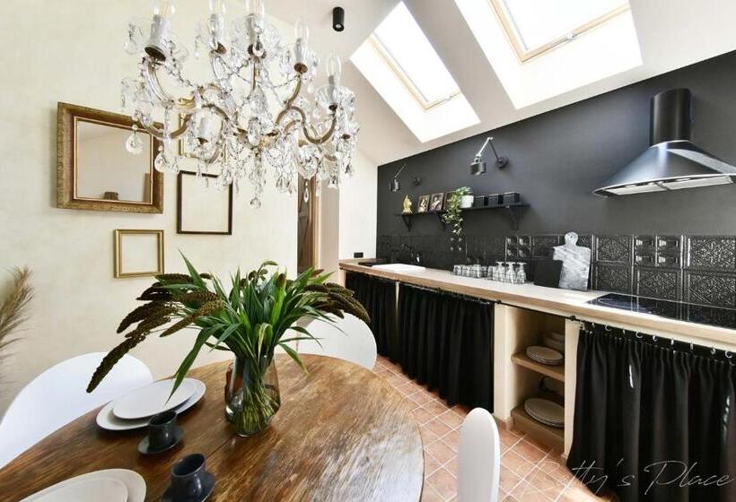 بنسيون Betty's Place