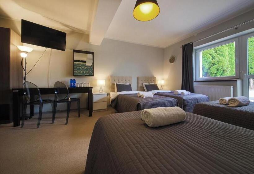 ペンション B&m Guesthouse