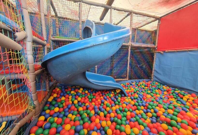 Пансион Brydar With Sauna, Swimming Pool And Jacuzzi