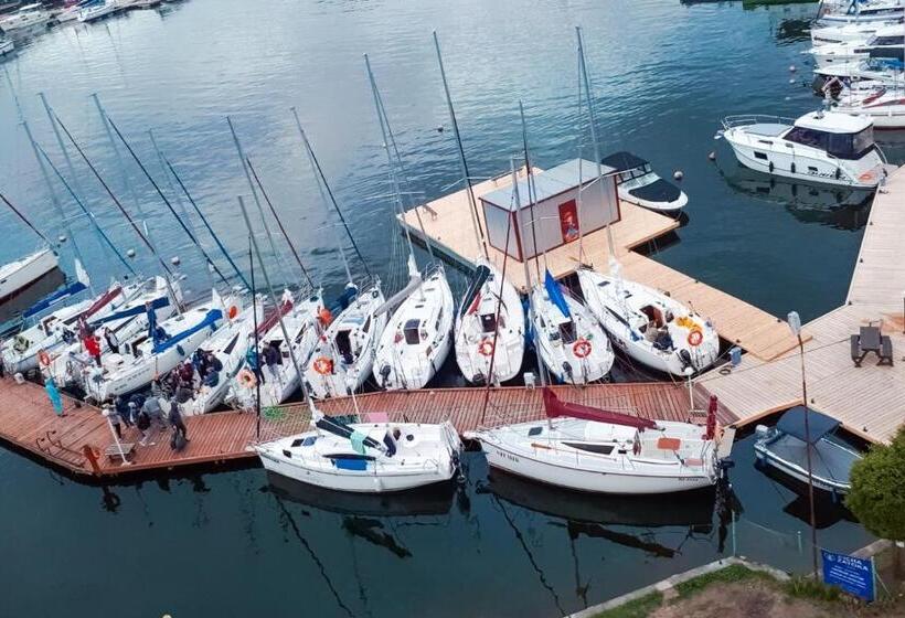 膳宿费 Cicha Zatoka