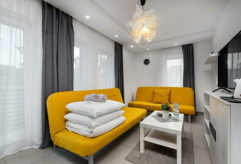 ペンション La Perla