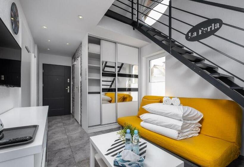 ペンション La Perla