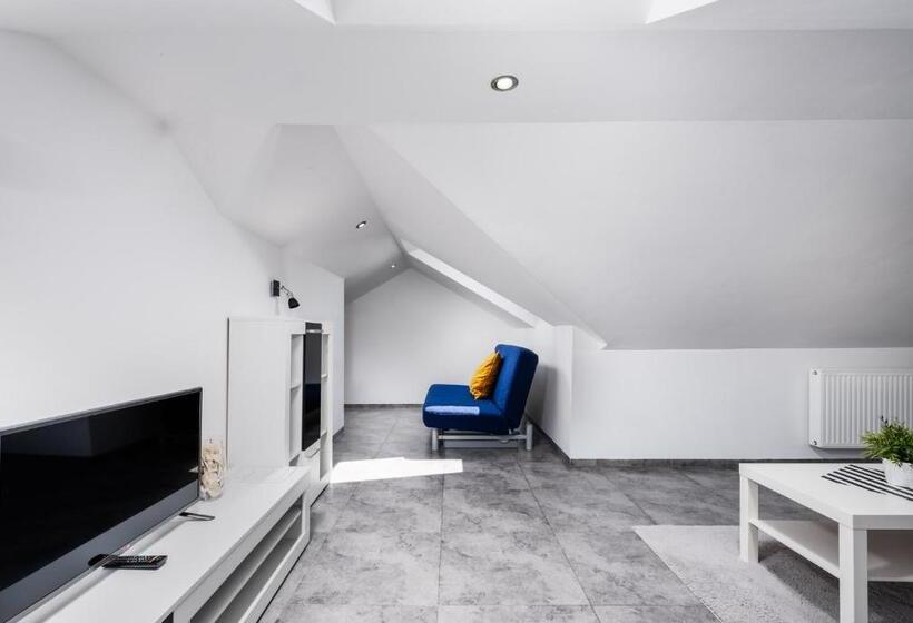 ペンション La Perla