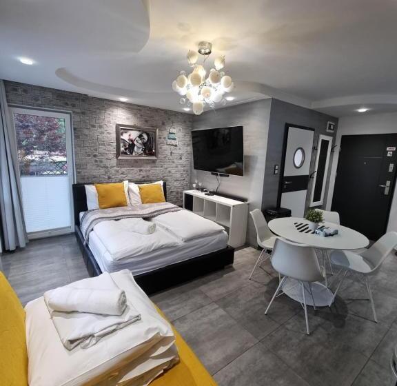 ペンション La Perla