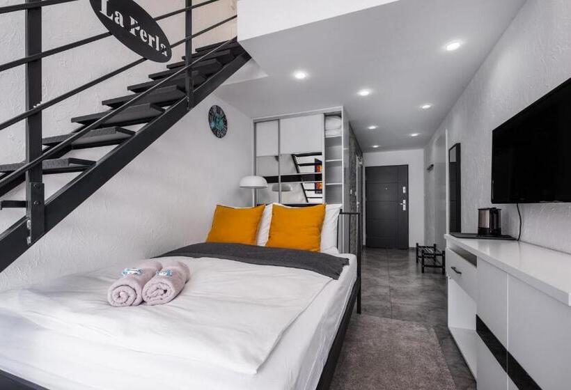 ペンション La Perla