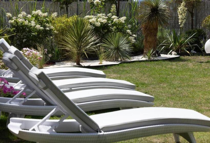 פנסיון Majestique