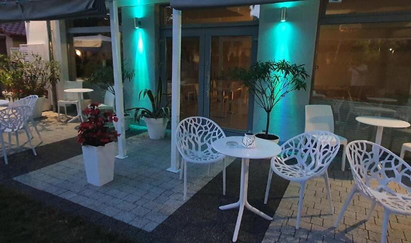 פנסיון Majestique