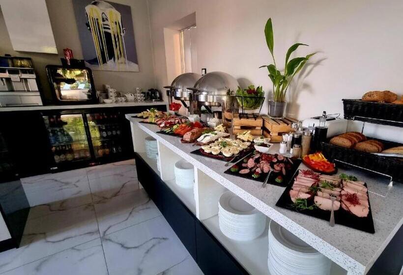 פנסיון Majestique