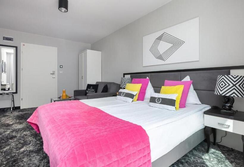 פנסיון Majestique