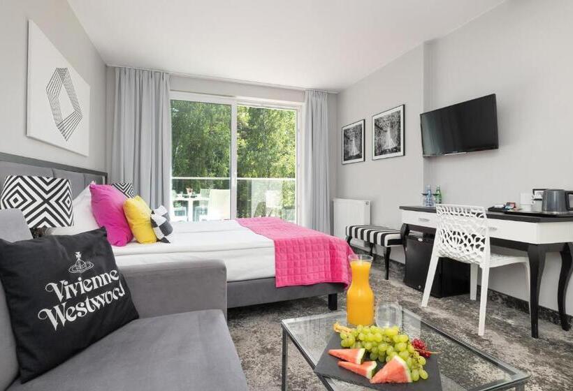 פנסיון Majestique