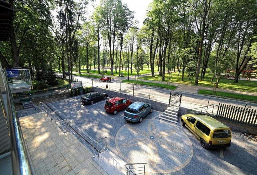 פנסיון Parkowy Dworek