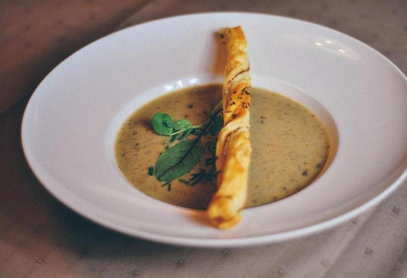 膳宿费 Pyszna Stajenka