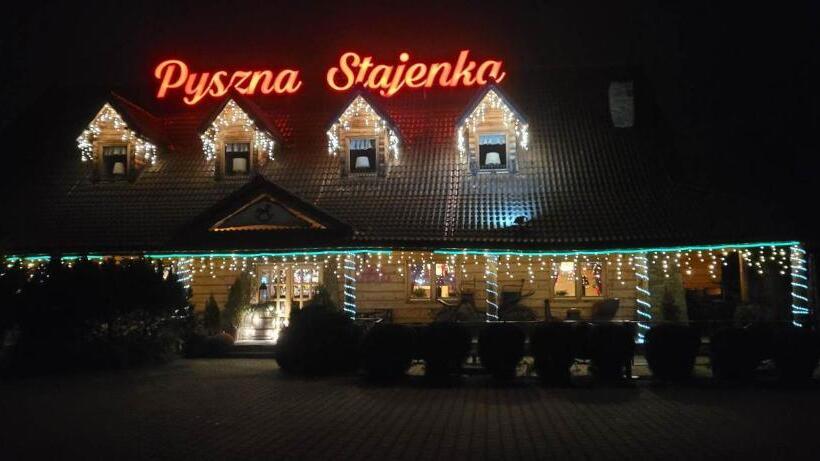 膳宿费 Pyszna Stajenka