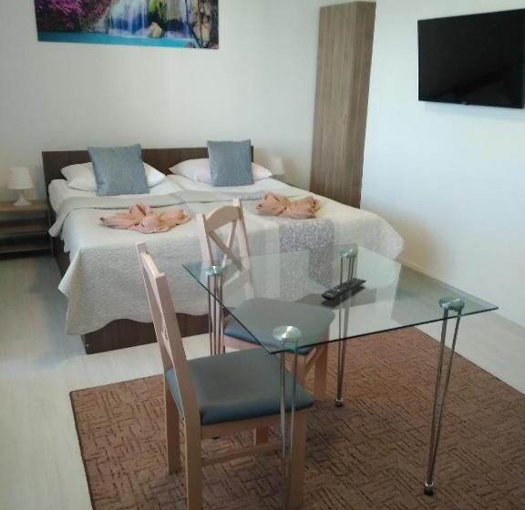 پانسیون Villa Eleven