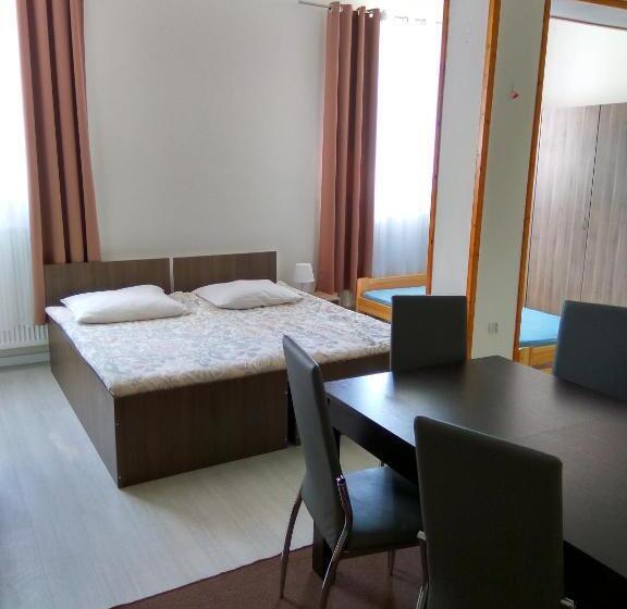 پانسیون Villa Eleven