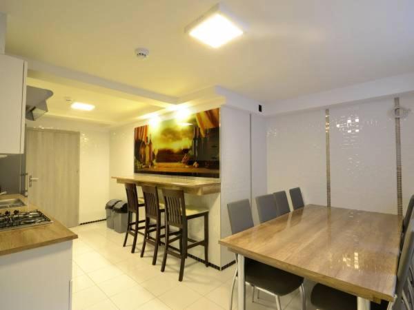 پانسیون Villa Eleven