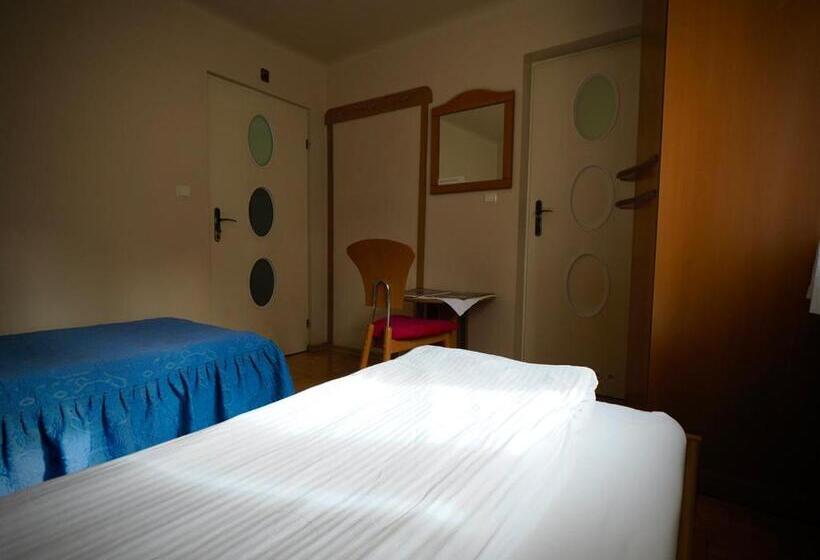 פנסיון Villa Romano