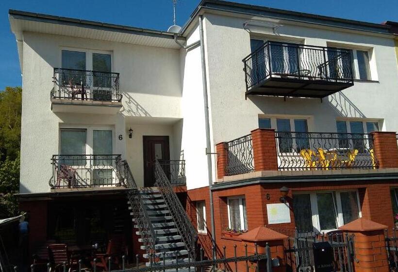 פנסיון Villa Selavi