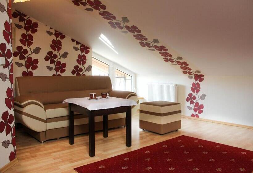 بنسيون Willa Malibu